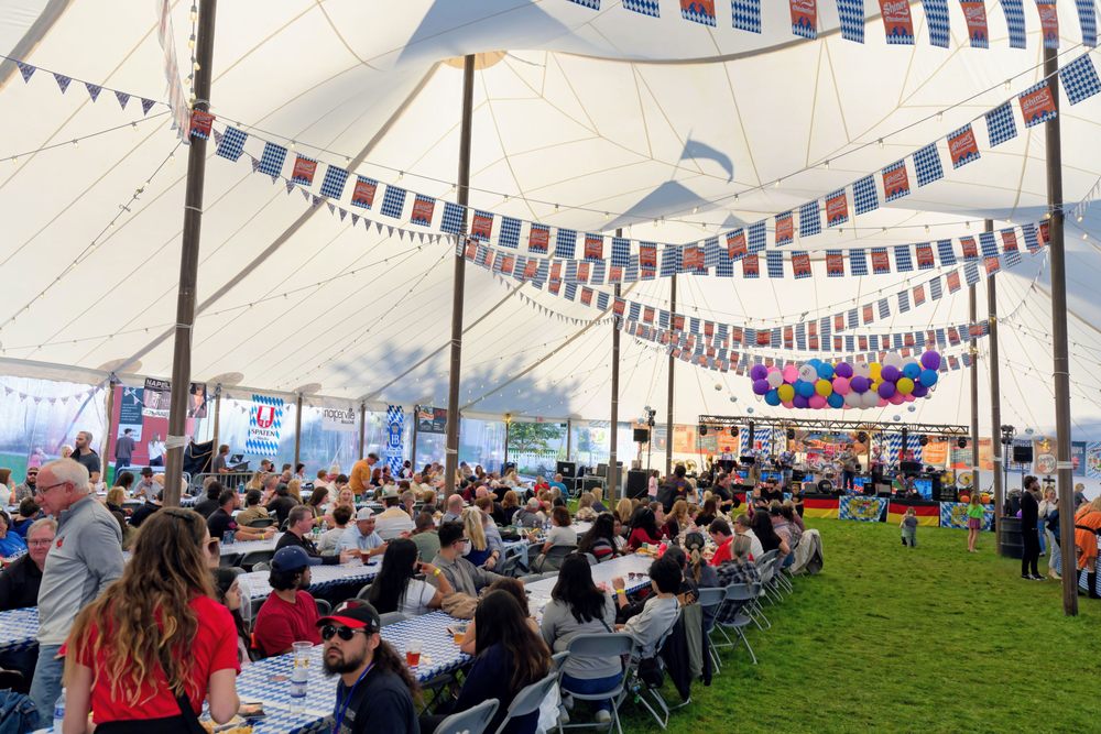 Chute, O’Malley, Knobloch & Turcy Sponsors Yelp Oktoberfest Event in Naperville 9 ns33